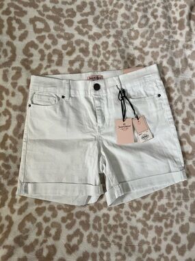 NWT Juicy Couture White Midi Denim Shorts, Size 6